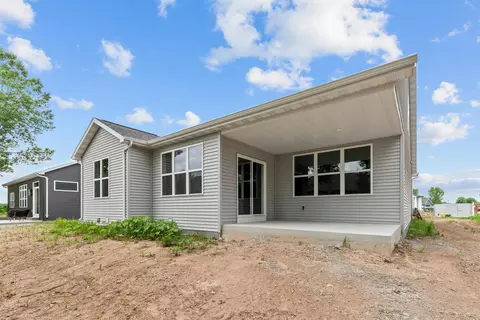 Exterior - 3764 E Callalilly Ln, Appleton, WI 54913 photo 4 of 4