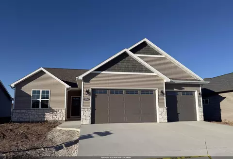3764 E Callalilly Ln, Appleton, WI 54913