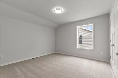 Bedroom - 3764 E Callalilly Ln, Appleton, WI 54913 photo 2 of 3