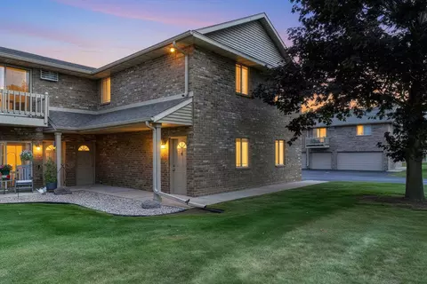 3319 N Casaloma Dr, Appleton, WI 54913