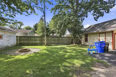 Exterior - 1217 N State St, Appleton, WI 54911 photo 7 of 8