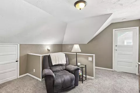 Entry Way - 1217 N State St, Appleton, WI 54911 photo 2 of 2