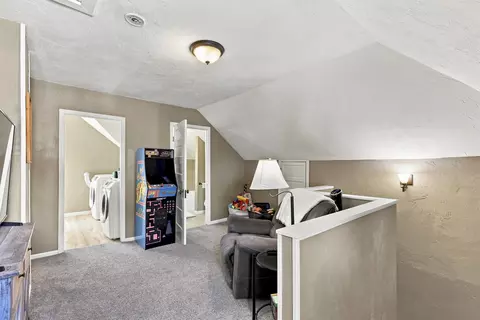 Entry Way - 1217 N State St, Appleton, WI 54911 photo 1 of 2