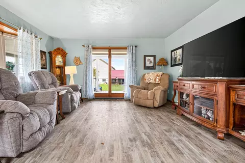 Living - w6096 County Road O, Appleton, WI 54913 photo 3 of 3