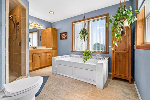 Bath - w6096 County Road O, Appleton, WI 54913 photo 1 of 6