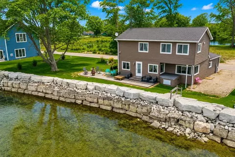 3904 Sand Bay Point Rd, Sturgeon Bay, WI 54235
