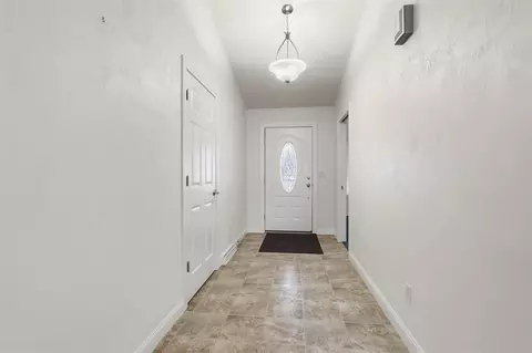 Entry Way - 89 Penbrook Cir, Appleton, WI 54914 photo 1 of 3
