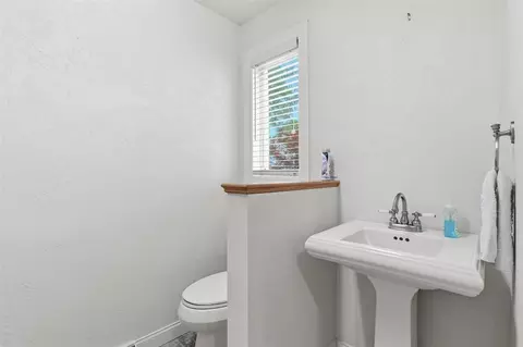 Bath - 89 Penbrook Cir, Appleton, WI 54914 photo 3 of 3