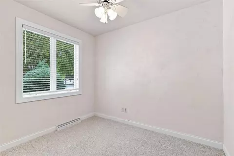 Bedroom - 89 Penbrook Cir, Appleton, WI 54914 photo 4 of 7
