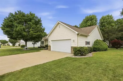 Exterior - 89 Penbrook Cir, Appleton, WI 54914 photo 4 of 8
