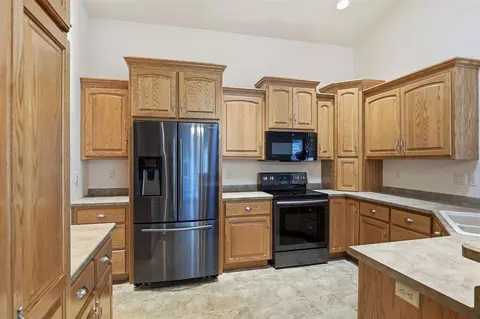 Kitchen - 89 Penbrook Cir, Appleton, WI 54914 photo 1 of 2
