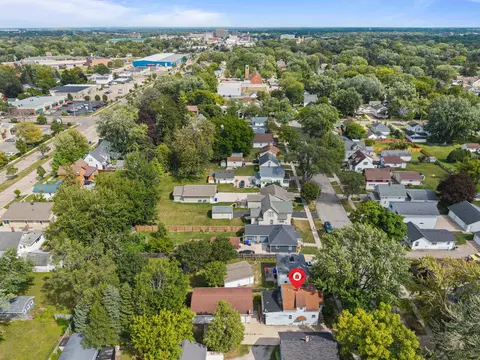 View/Area - 1516 W Lawrence St, Appleton, WI 54914 photo 1 of 8