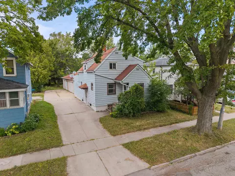 View/Area - 1516 W Lawrence St, Appleton, WI 54914 photo 2 of 8