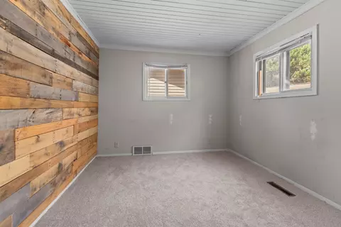 Bedroom - 1516 W Lawrence St, Appleton, WI 54914 photo 2 of 5