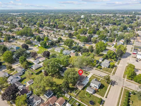 View/Area - 807 W Parkway Blvd, Appleton, WI 54914 photo 1 of 2