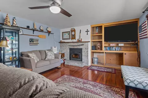 Other - 807 W Parkway Blvd, Appleton, WI 54914 photo 2 of 9