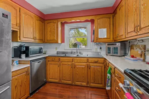 Kitchen - 807 W Parkway Blvd, Appleton, WI 54914 photo 5 of 5