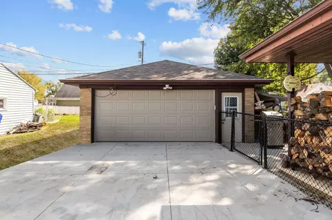 Other - 807 W Parkway Blvd, Appleton, WI 54914 photo 1 of 9