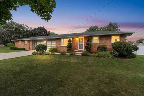 2098 True Ln, Green Bay, WI 54304