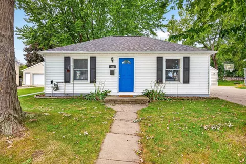 915 Taft St, Kaukauna, WI 54130