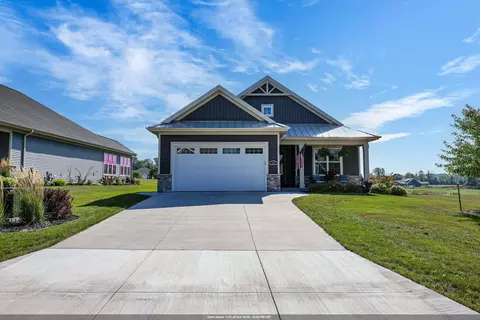885 Cygnet Ct, Menasha, WI 54952
