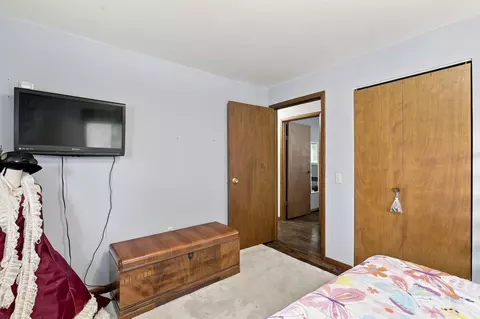 Bedroom - w4011 County Road East, Cecil, WI 54111 photo 4 of 6