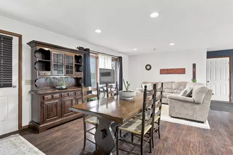 Dining - w4011 County Road East, Cecil, WI 54111 photo 1 of 1