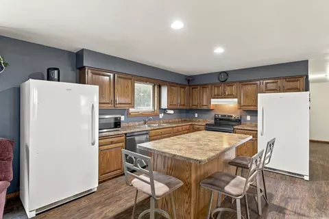 Kitchen - w4011 County Road East, Cecil, WI 54111 photo 3 of 4