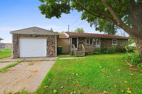 959 Redley Ct, Green Bay, WI 54304