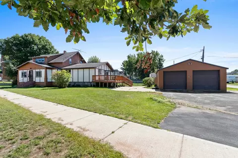 1005 Elizabeth Ave, Marinette, WI 54143