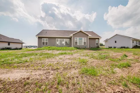 Exterior - 581 Emerald Isle Ct, Wrightstown, WI 54180 photo 4 of 5