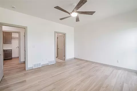 Bedroom - 581 Emerald Isle Ct, Wrightstown, WI 54180 photo 2 of 6