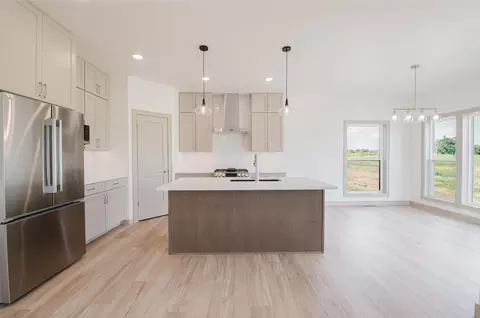 Kitchen - 581 Emerald Isle Ct, Wrightstown, WI 54180 photo 2 of 4
