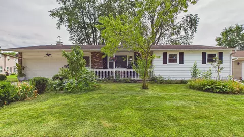 1864 Neal Ct, Green Bay, WI 54302