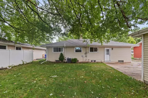 Exterior - 807 S Christine St, Appleton, WI 54915 photo 6 of 7