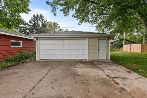 Exterior - 807 S Christine St, Appleton, WI 54915 photo 3 of 7