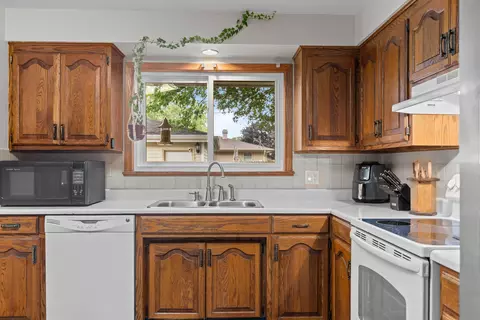Kitchen - 807 S Christine St, Appleton, WI 54915 photo 4 of 6