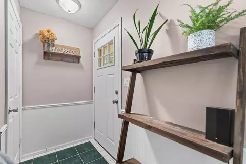 Entry Way - 807 S Christine St, Appleton, WI 54915 photo 1 of 2