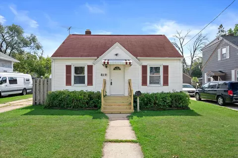 819 Mullet Pl, Green Bay, WI 54304