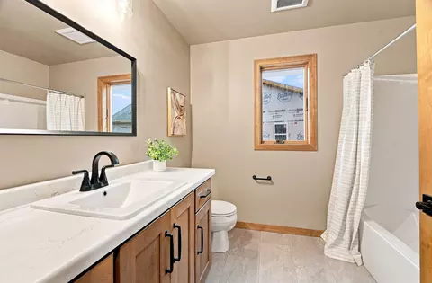 Bath - 212 Kerrigan Dr, Wrightstown, WI 54180 photo 5 of 5