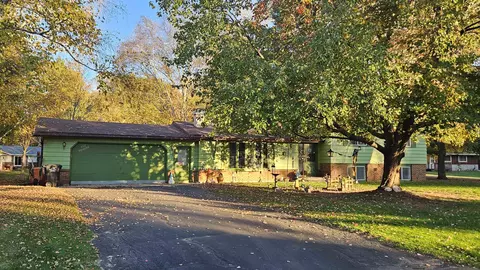 104 Crestwood Ct, Shawano, WI 54166