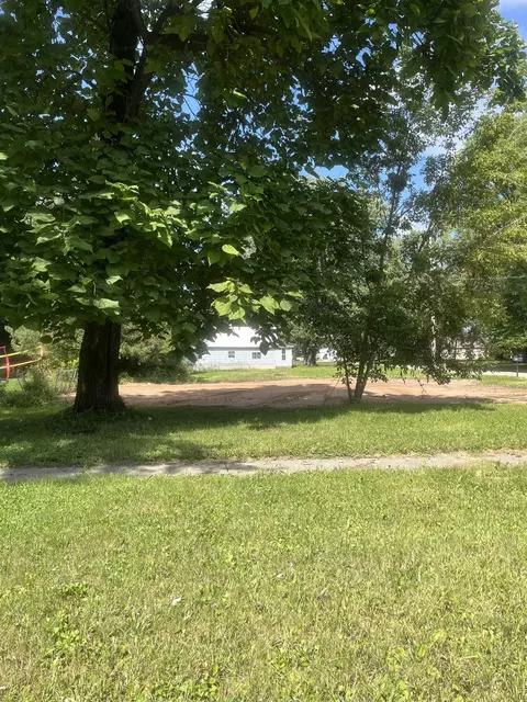 1201 Shiocton St, New London, WI 54961