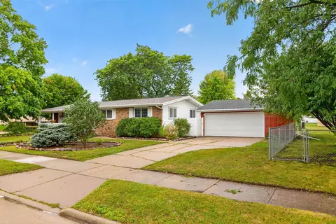 1135 Windsor St, Oshkosh, WI 54902