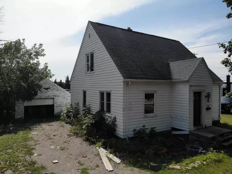 1018 Main St, Neenah, WI 54956