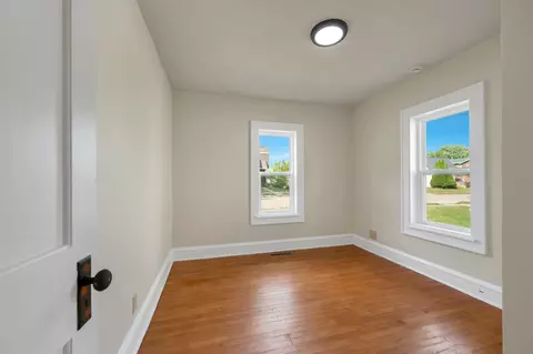 Bedroom - 733 W Grant St, Appleton, WI 54914 photo 4 of 6