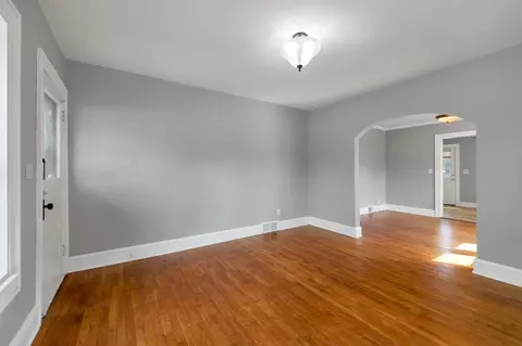 Living - 733 W Grant St, Appleton, WI 54914 photo 2 of 8