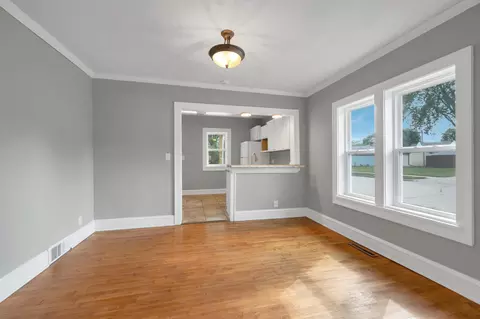 Living - 733 W Grant St, Appleton, WI 54914 photo 6 of 8