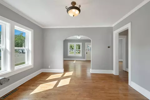 Living - 733 W Grant St, Appleton, WI 54914 photo 5 of 8