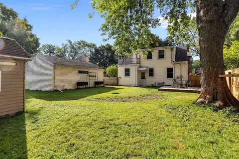 Exterior - 1018 E Frances St, Appleton, WI 54911 photo 2 of 8