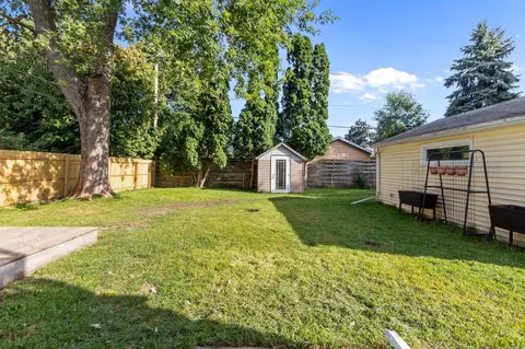 Exterior - 1018 E Frances St, Appleton, WI 54911 photo 4 of 8